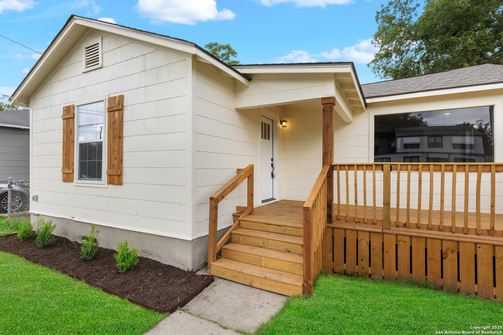 114 E Mayfield