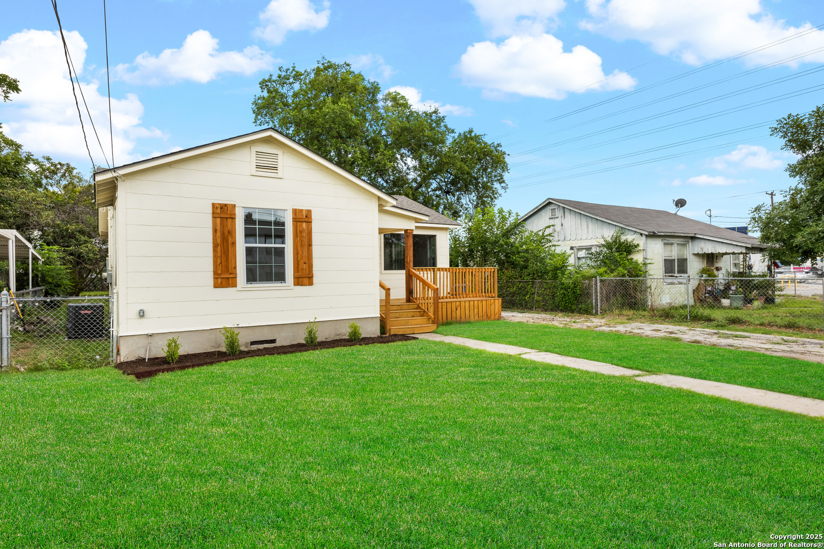 114 E Mayfield