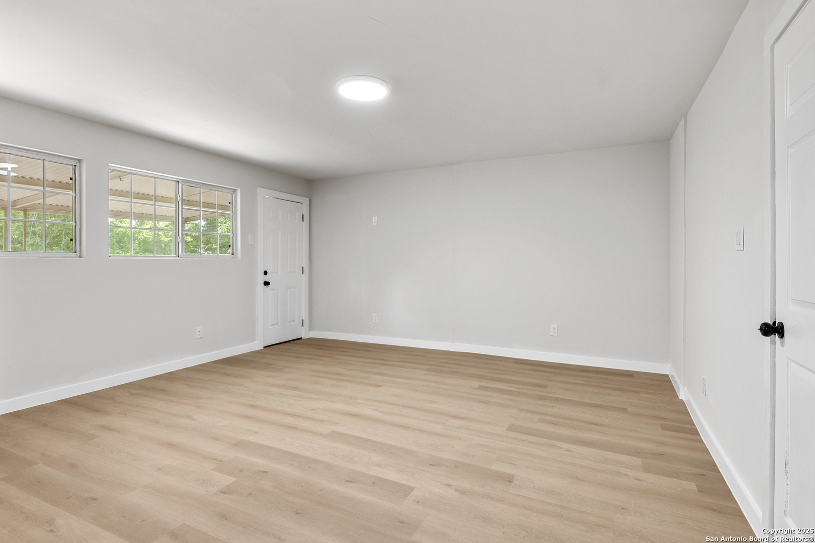 114 E Mayfield