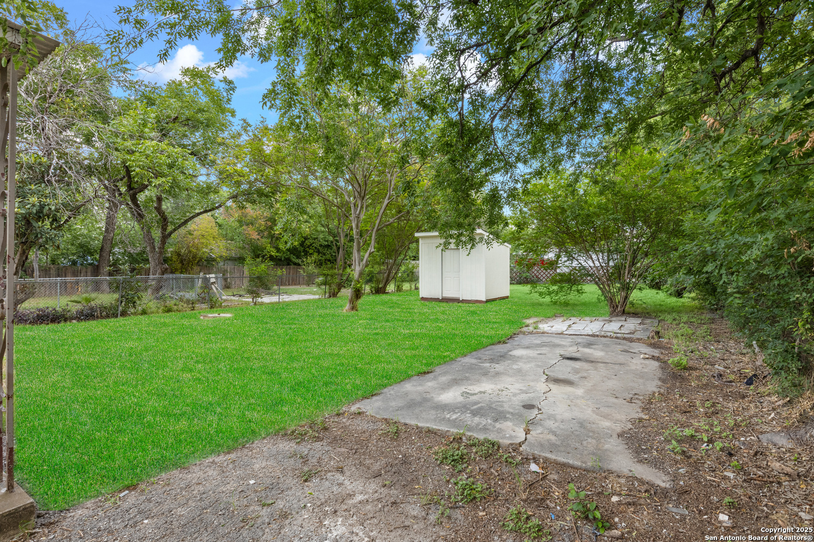 114 E Mayfield