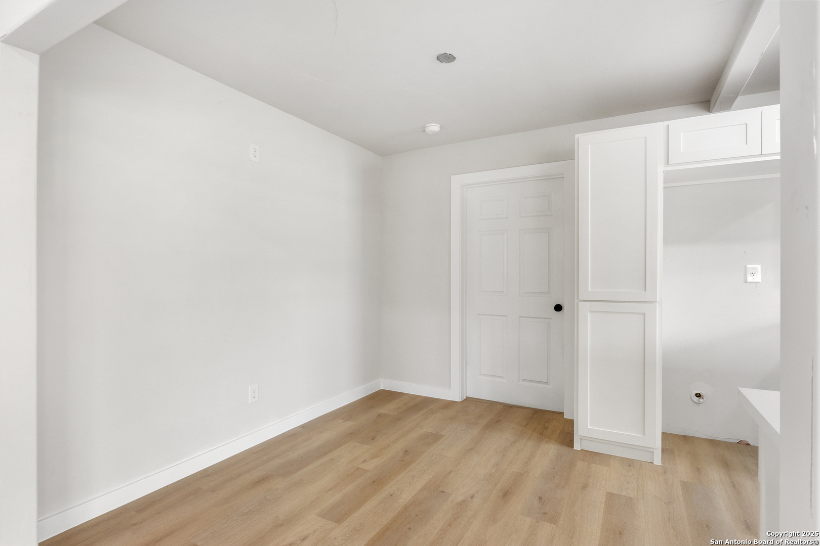 114 E Mayfield