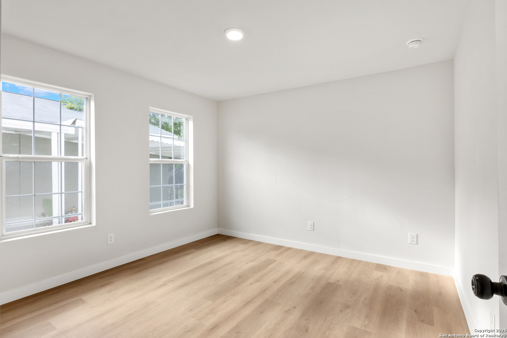 114 E Mayfield
