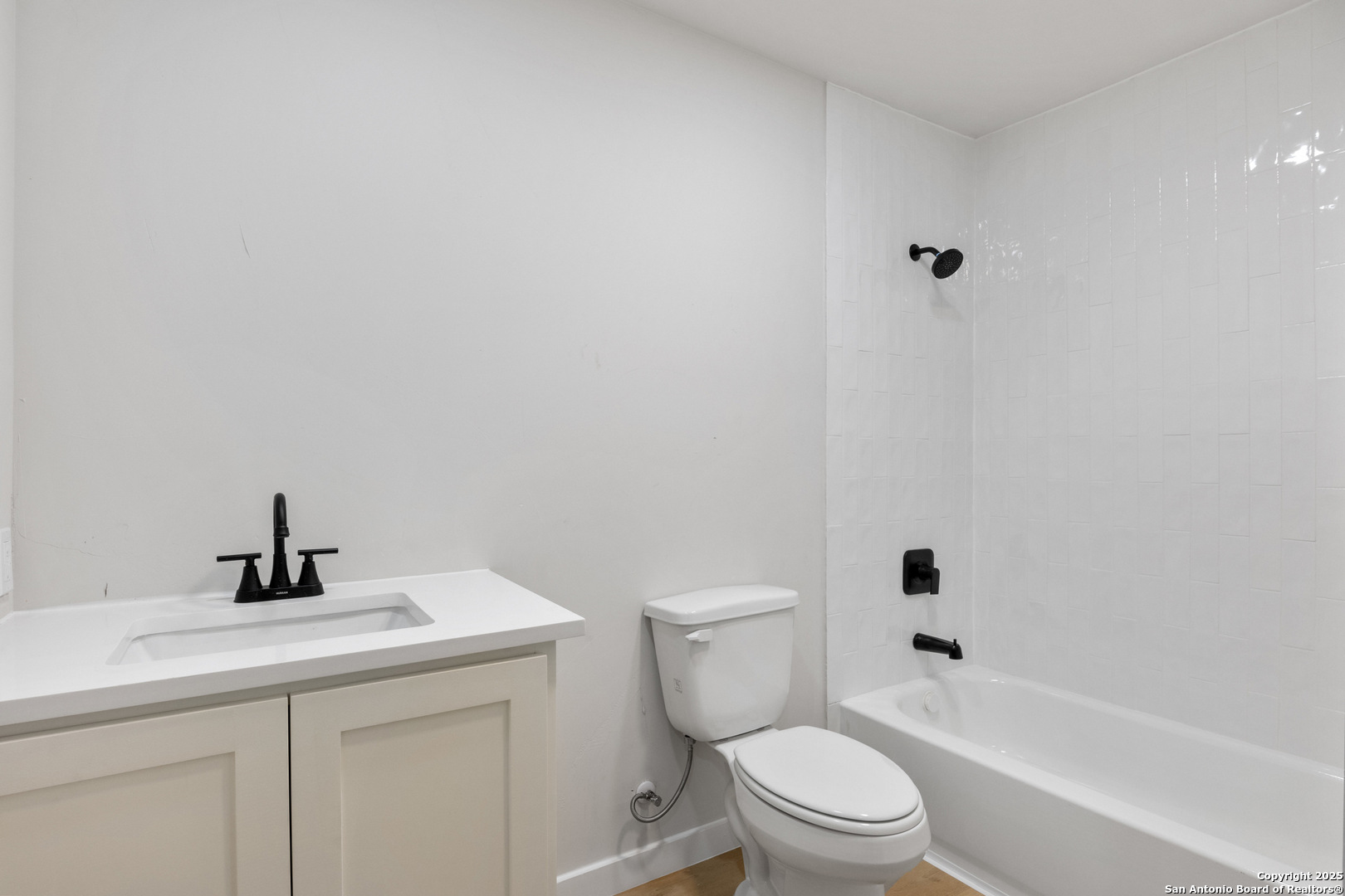 114 E Mayfield