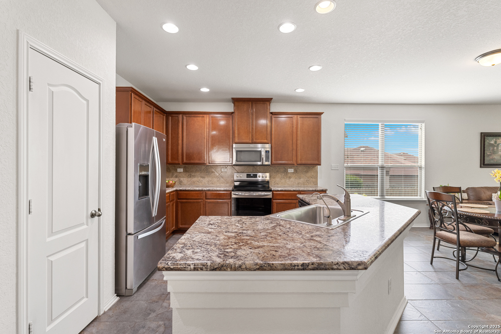 3343 Uresti