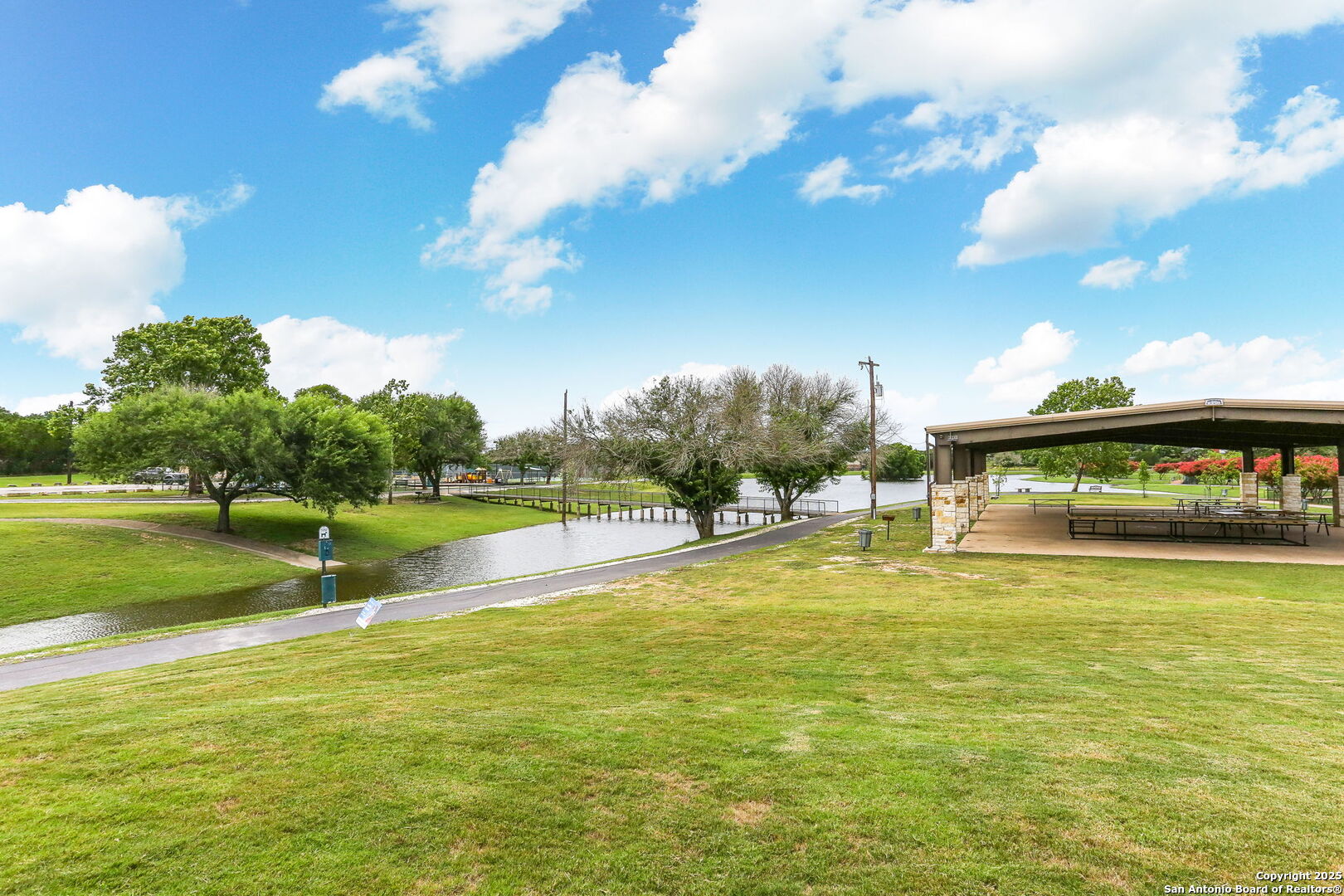 256 DEER CROSS LN
