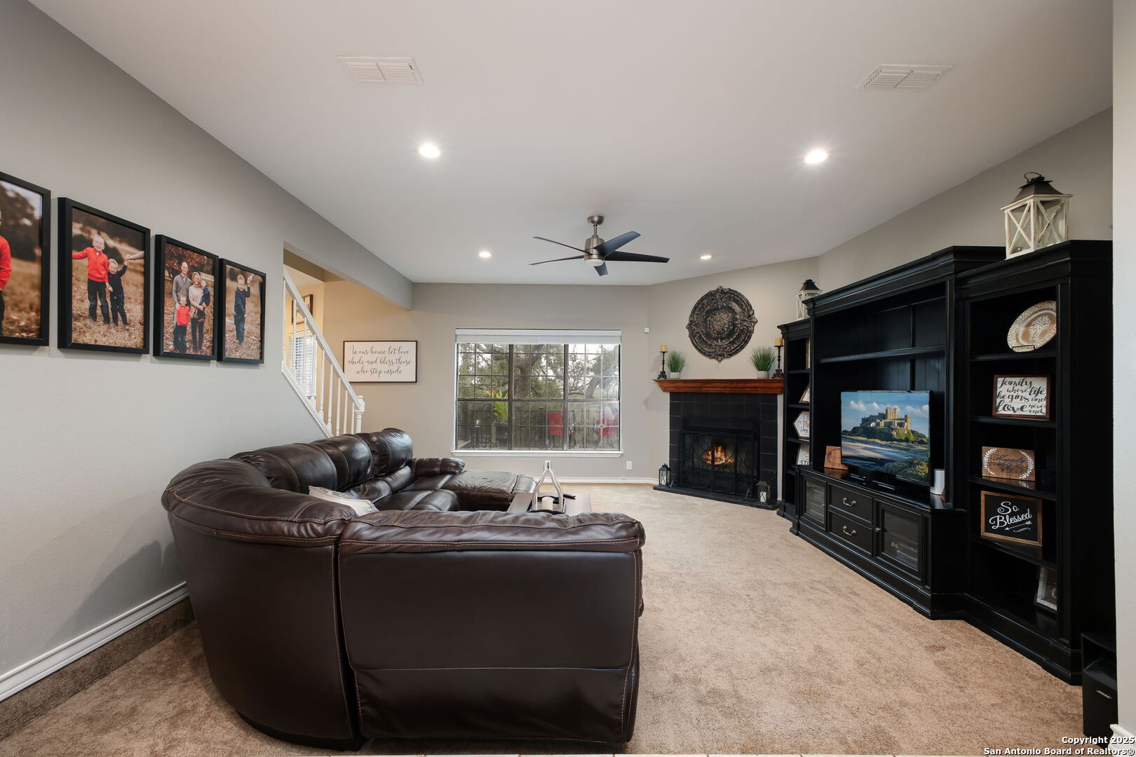 256 DEER CROSS LN
