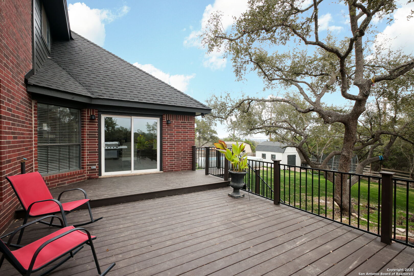 256 DEER CROSS LN