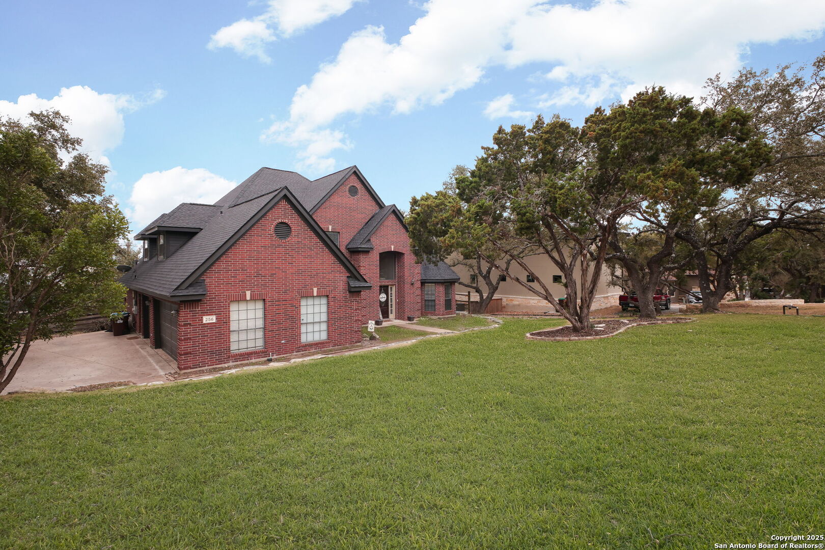256 DEER CROSS LN