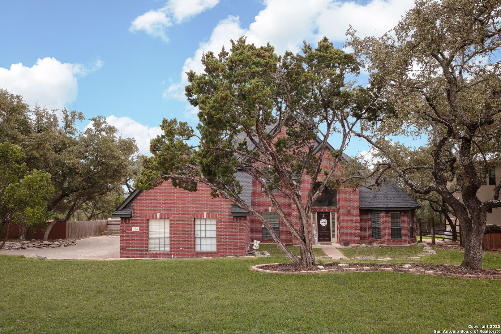 256 DEER CROSS LN