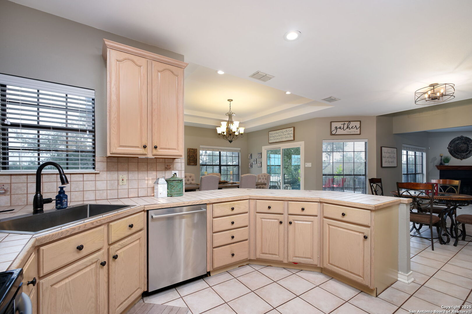 256 DEER CROSS LN