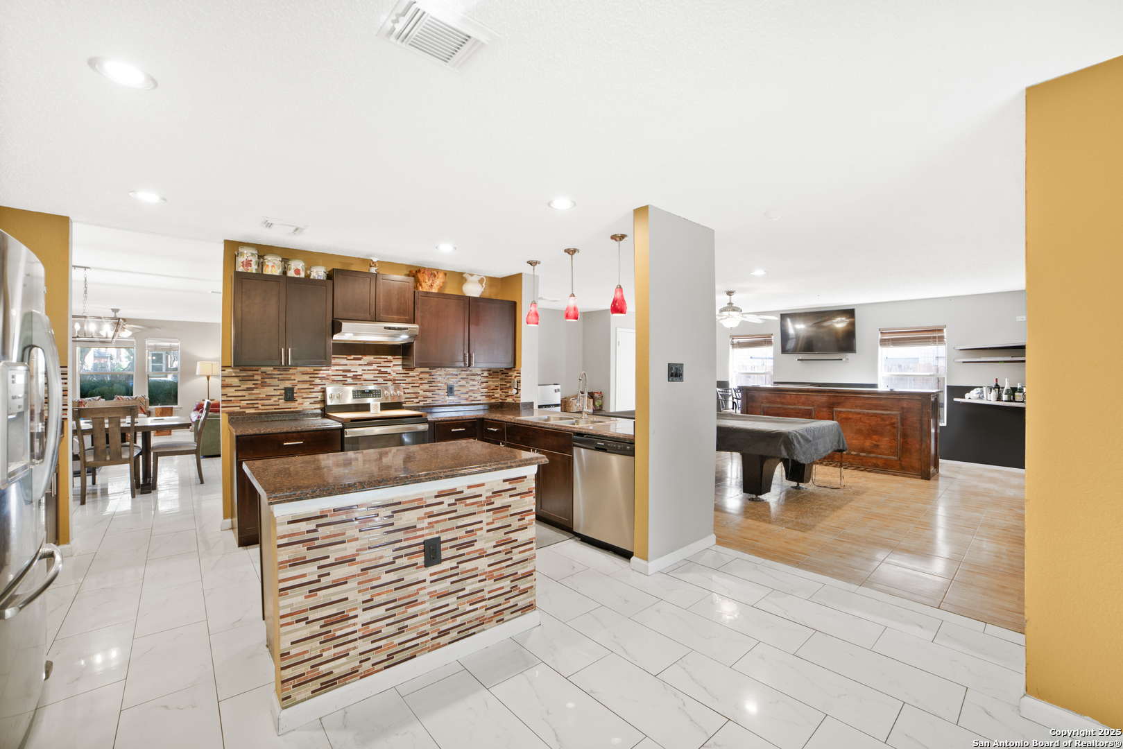 9590 Campton Farms