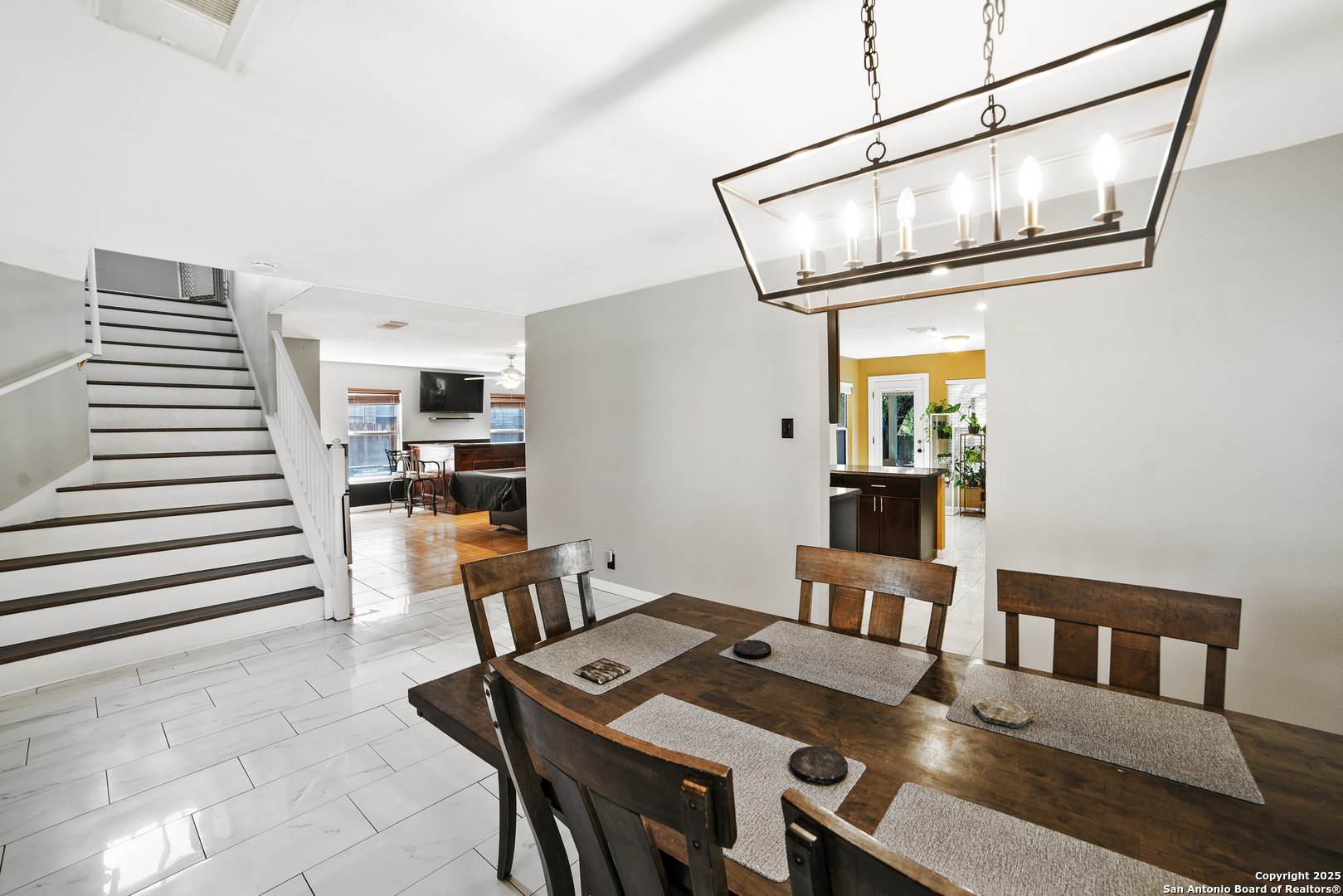 9590 Campton Farms
