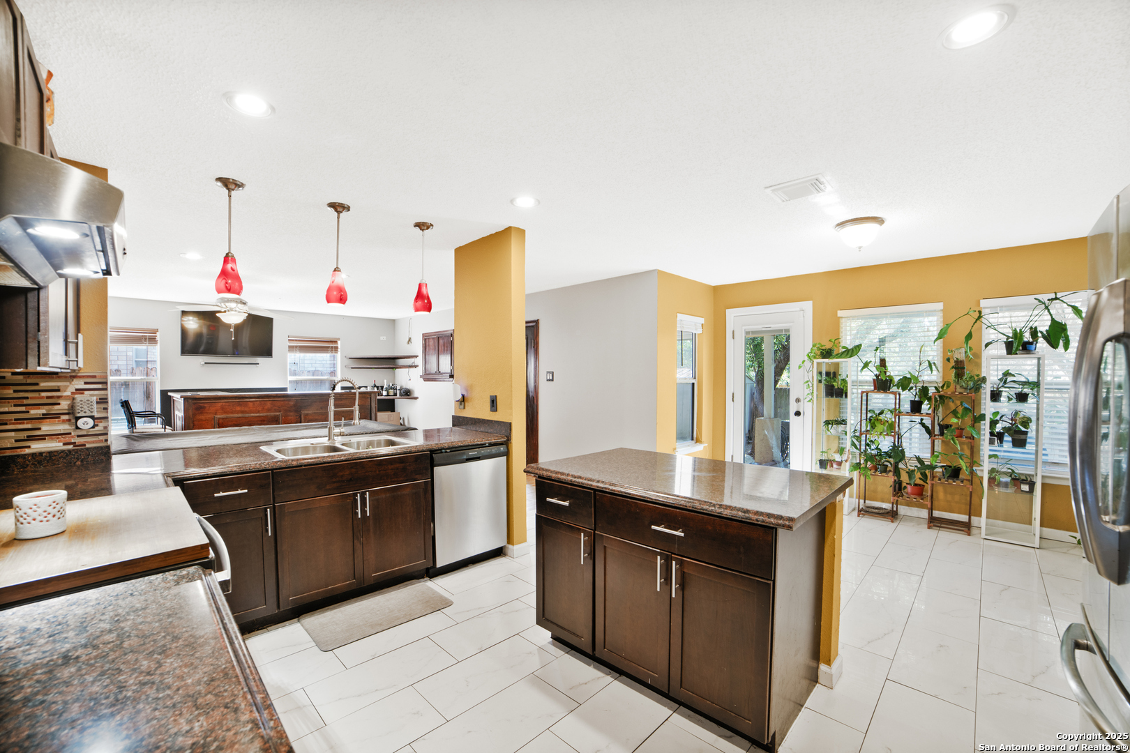 9590 Campton Farms