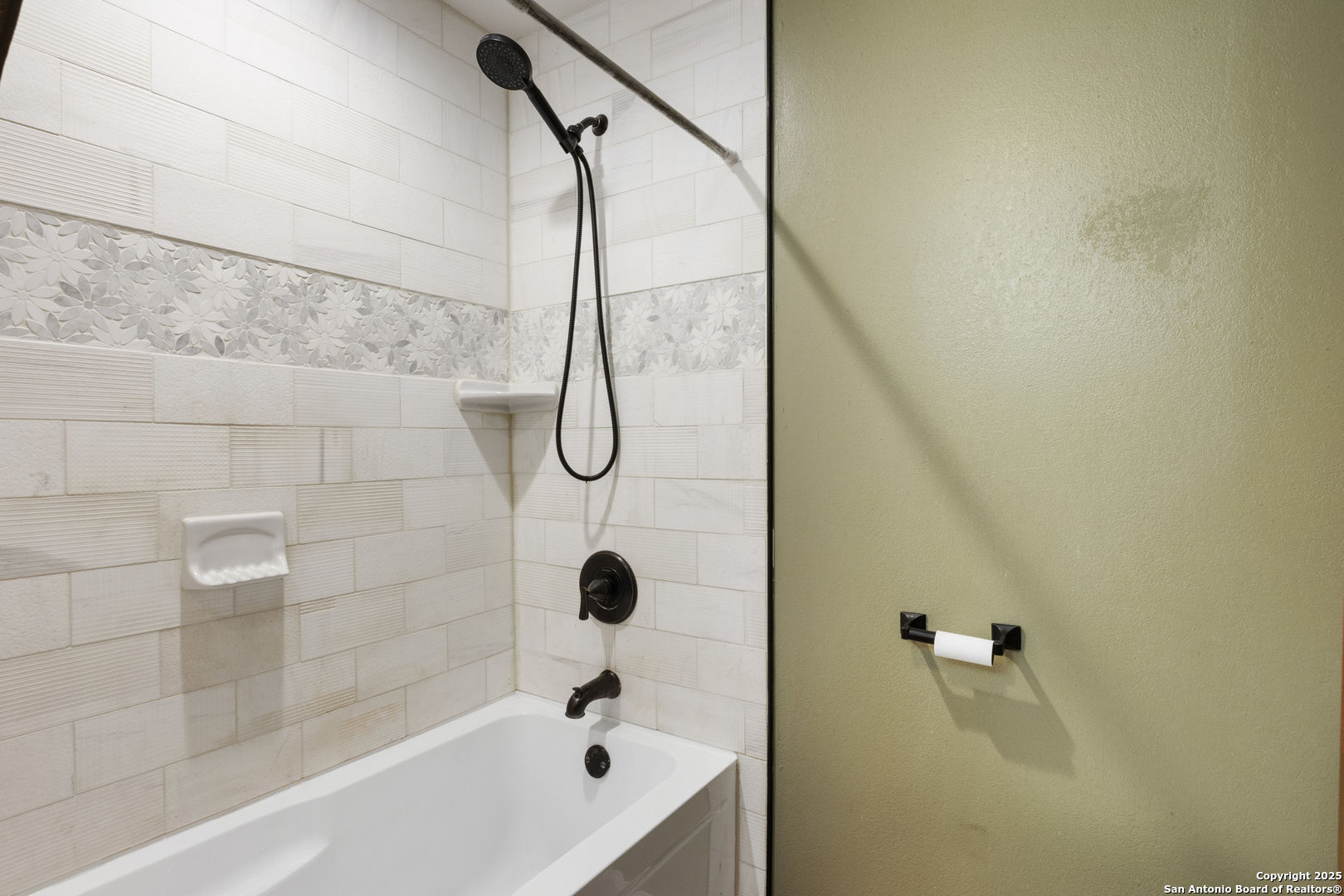 106 County Road 6611