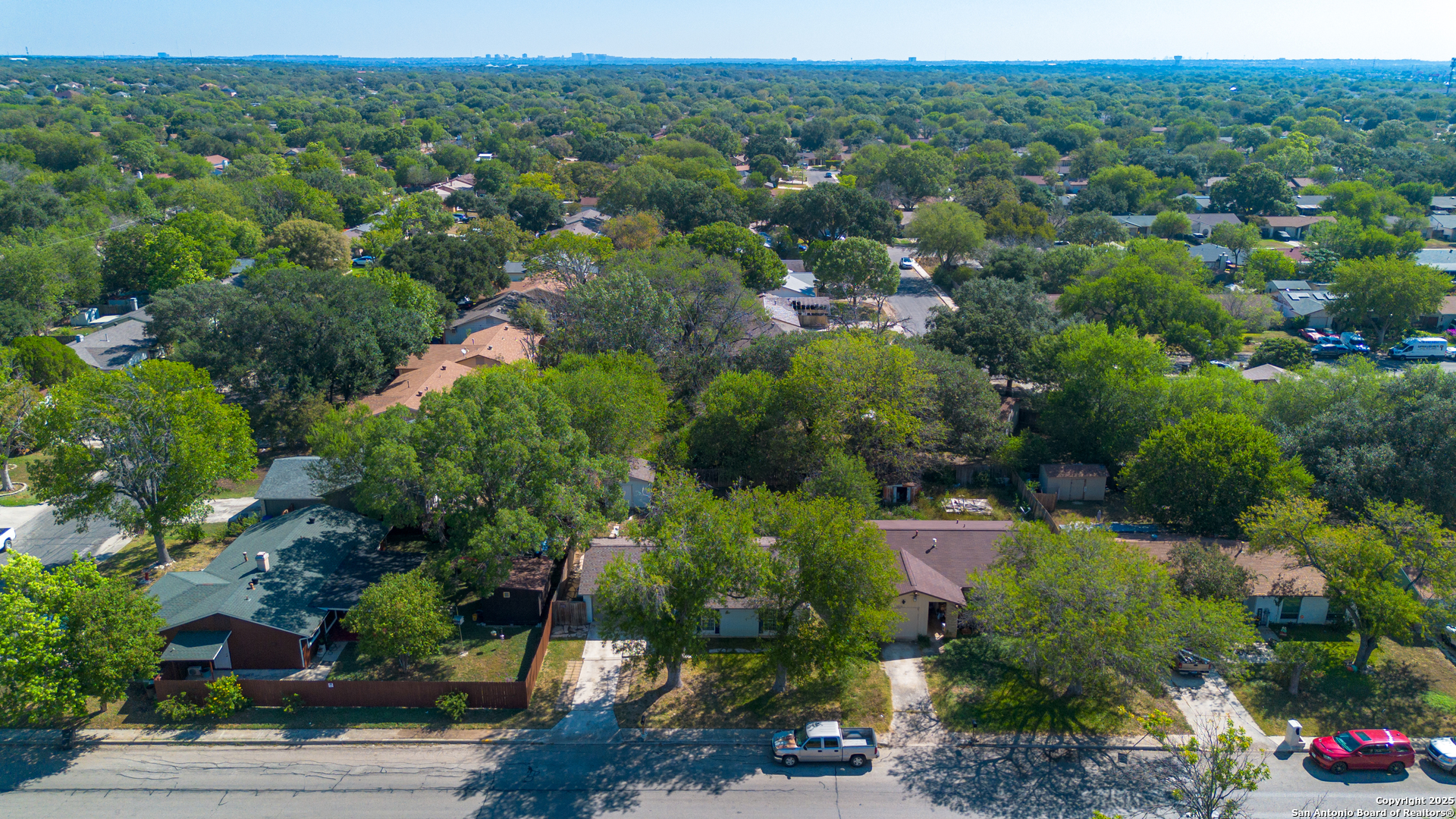 5962 Cliff Valley