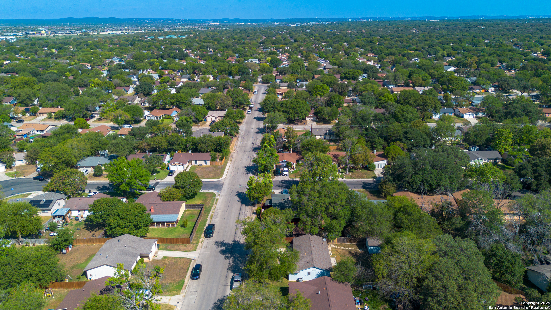 5962 Cliff Valley
