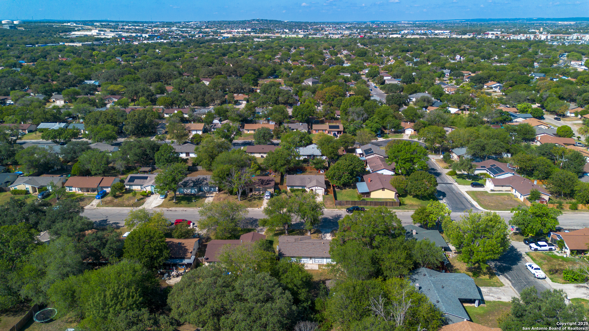 5962 Cliff Valley