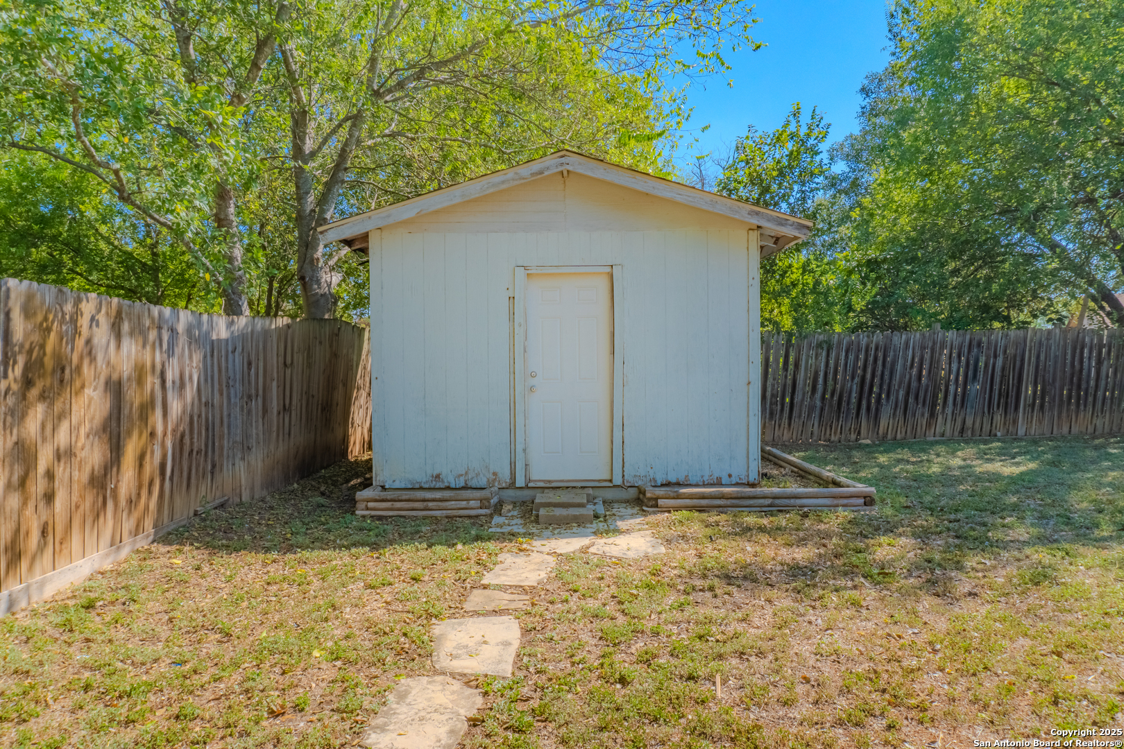 5962 Cliff Valley