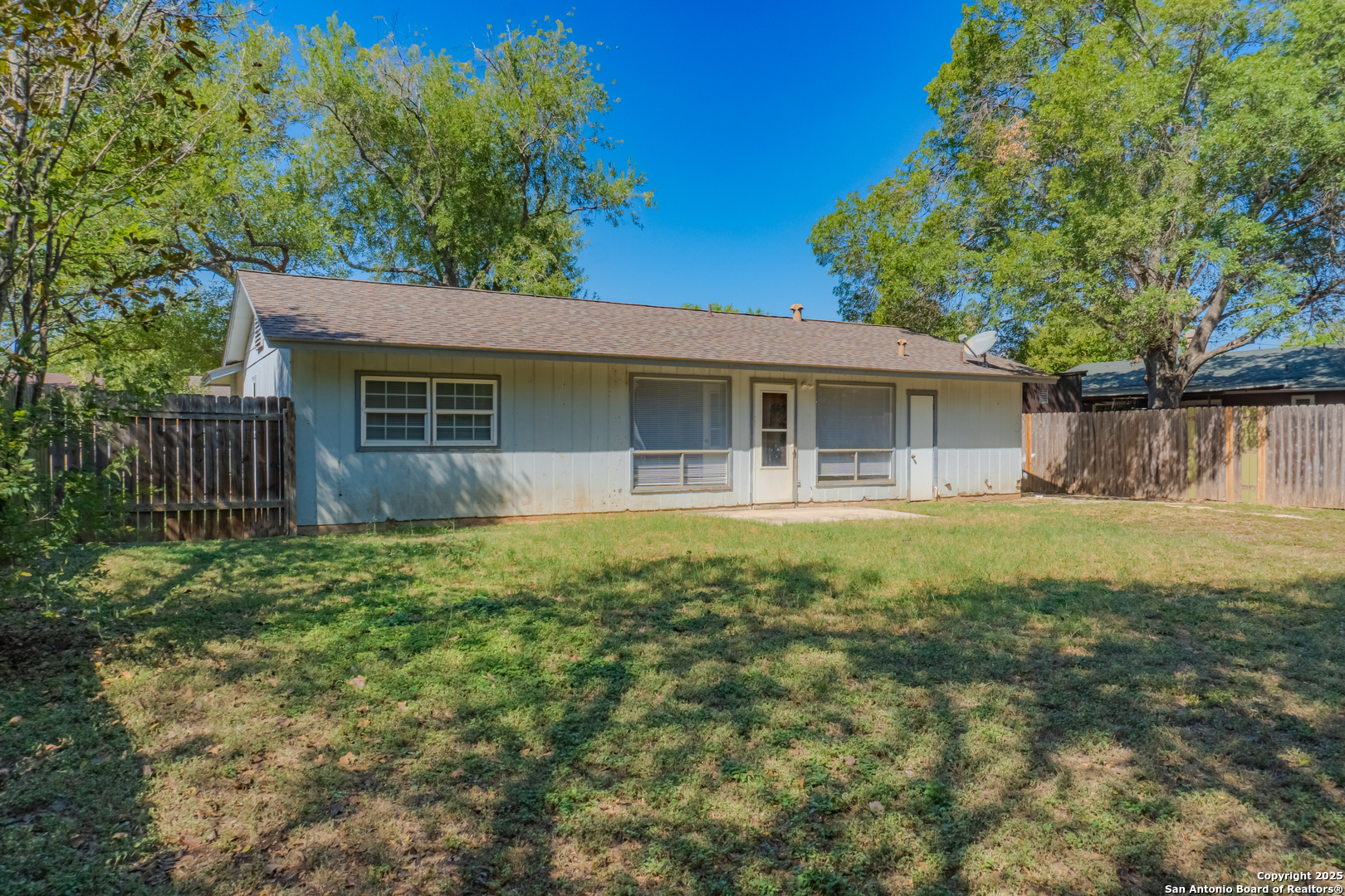 5962 Cliff Valley