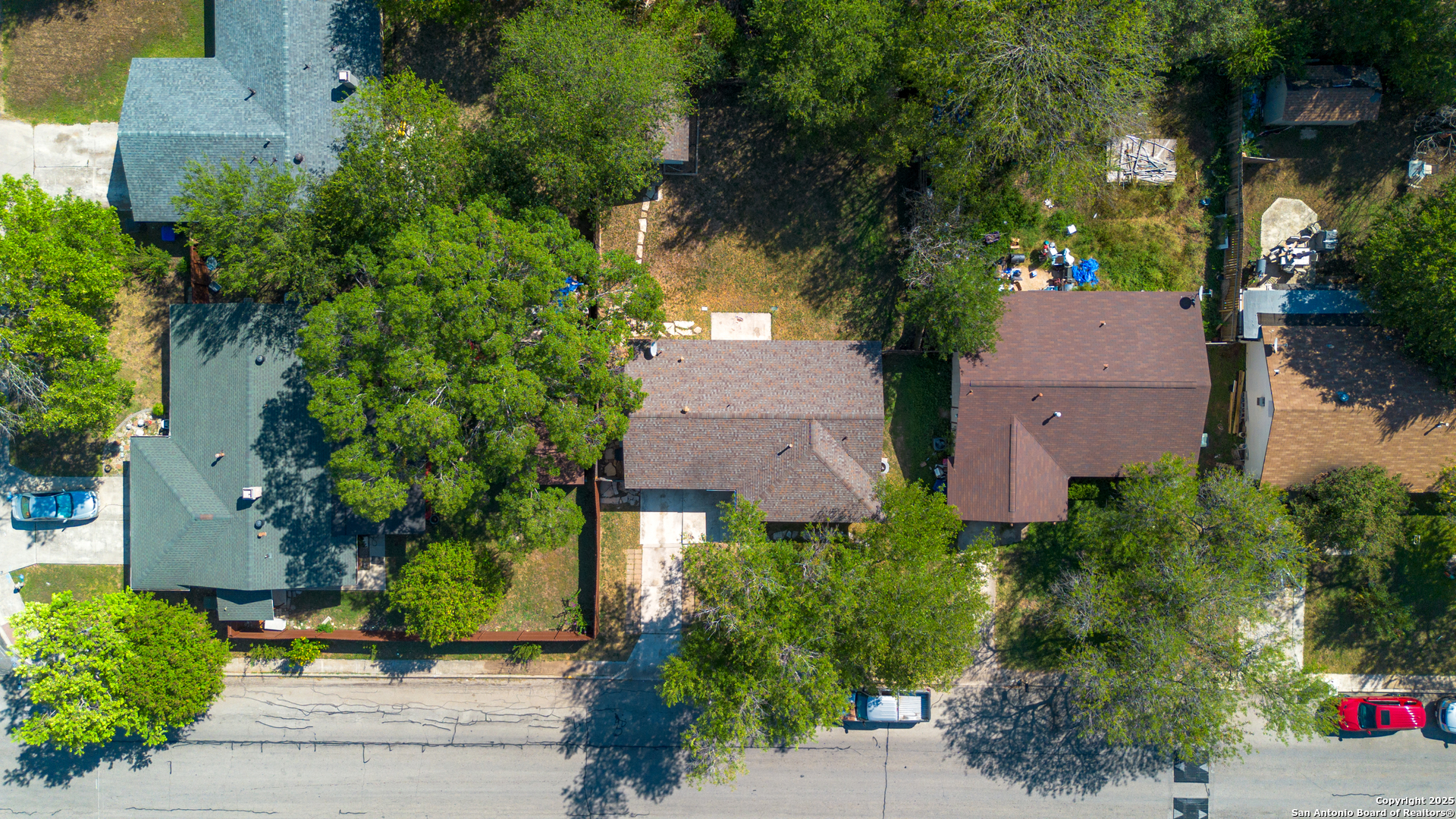 5962 Cliff Valley
