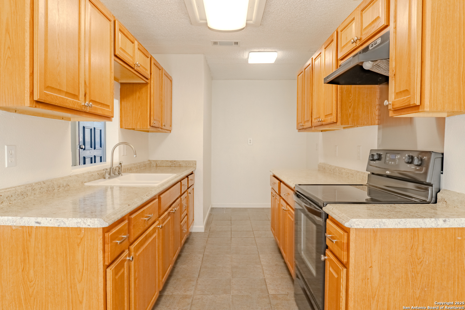 5962 Cliff Valley