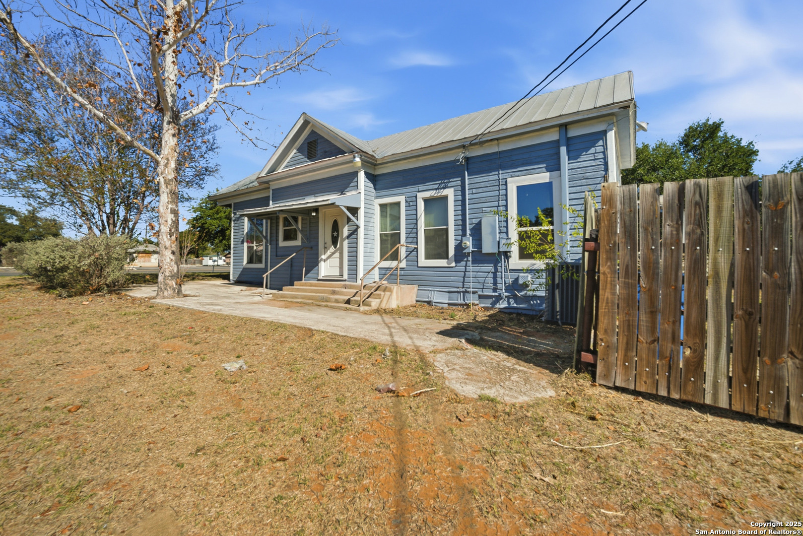 1004 E Colorado