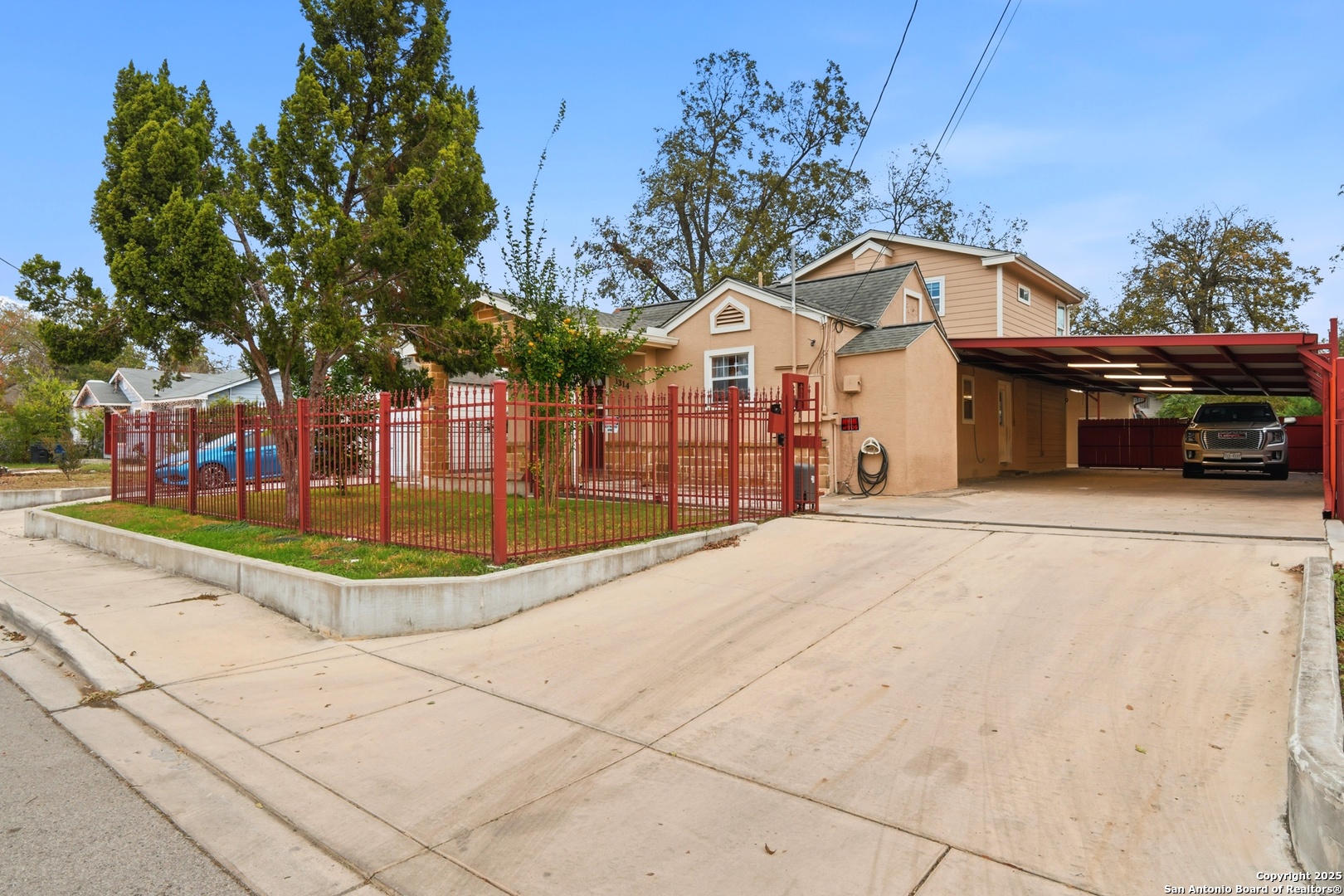 1314 W Theo Ave