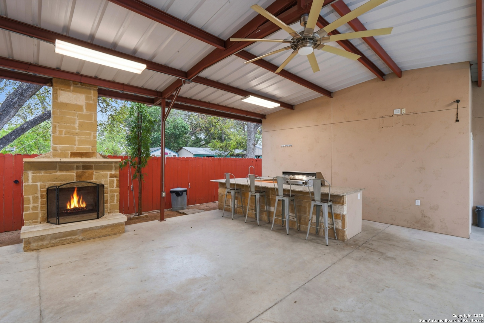 1314 W Theo Ave