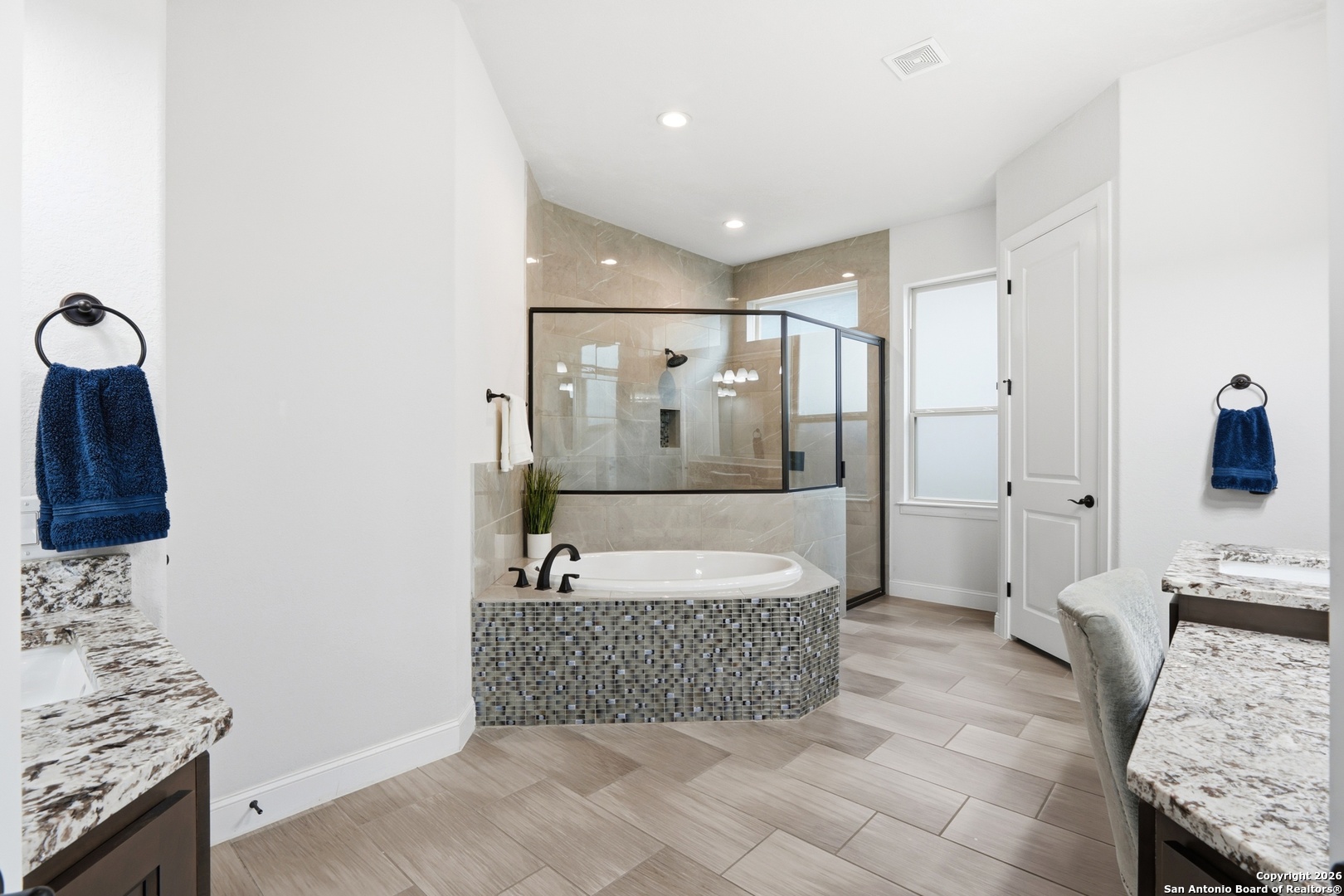 3707 Watch Hill
