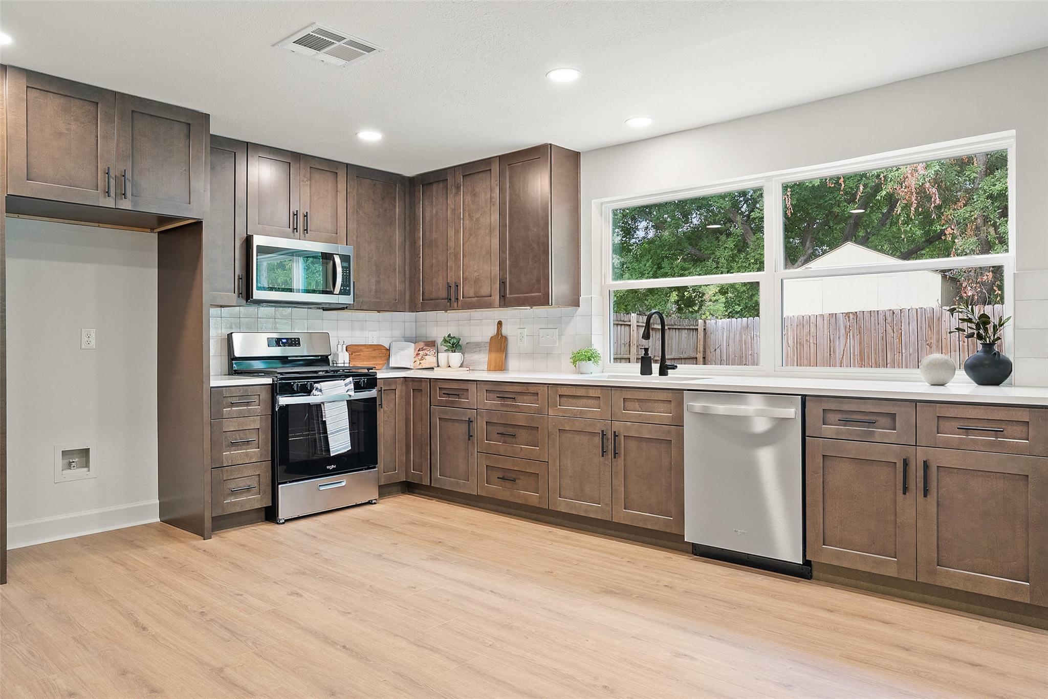 4700 Castleman DR, Austin