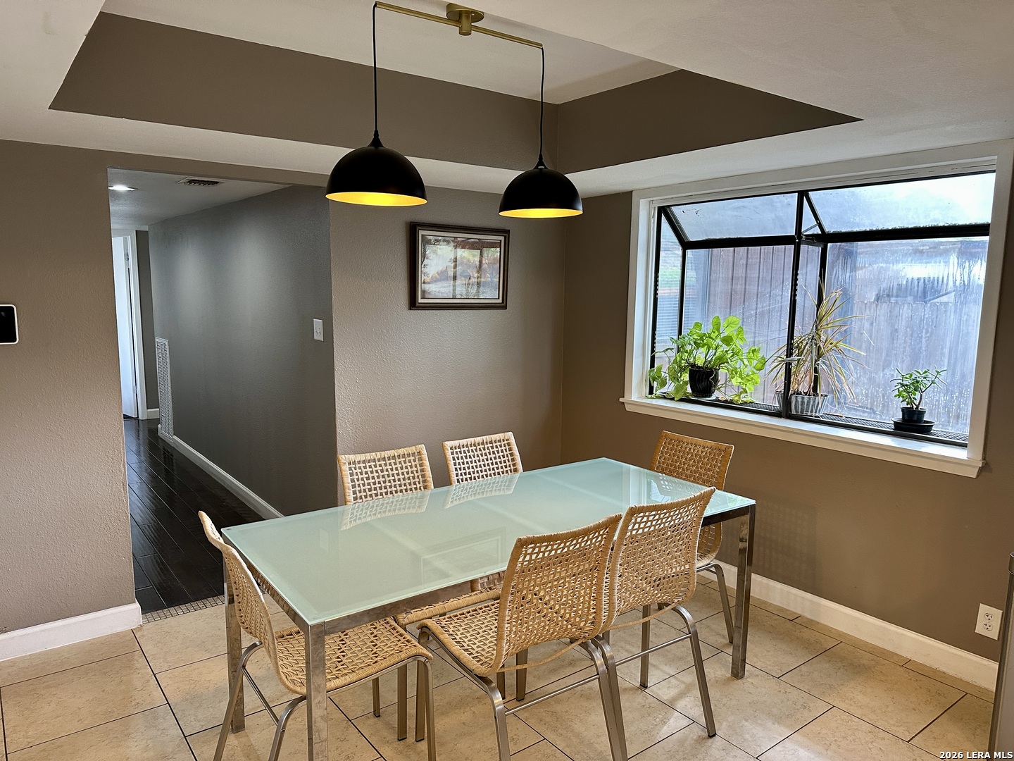201 COUNTRY WOOD DR