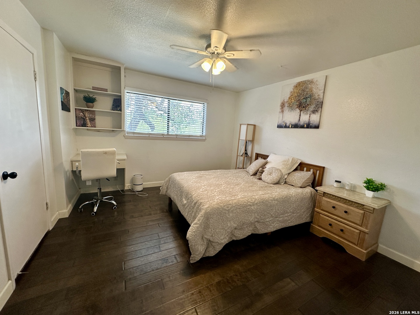 201 COUNTRY WOOD DR