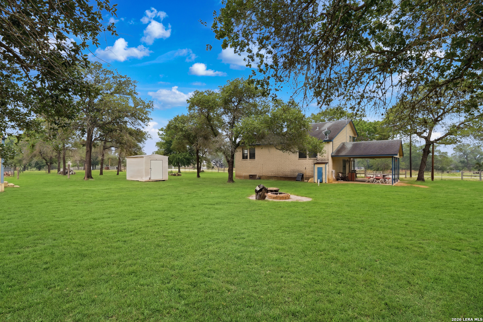 1002 Eagle Crest Dr