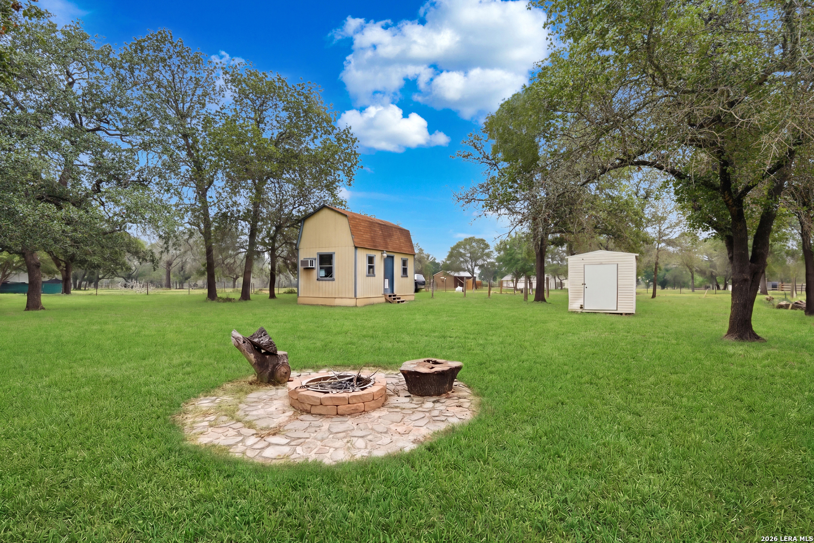 1002 Eagle Crest Dr