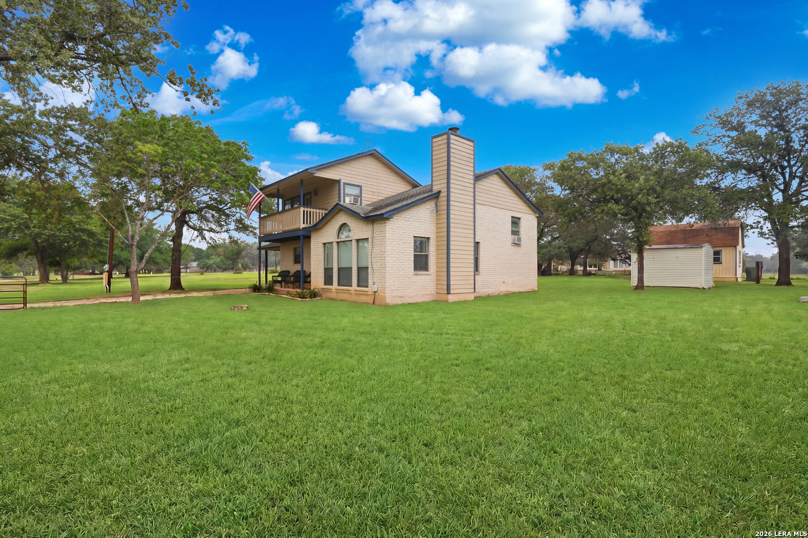 1002 Eagle Crest Dr