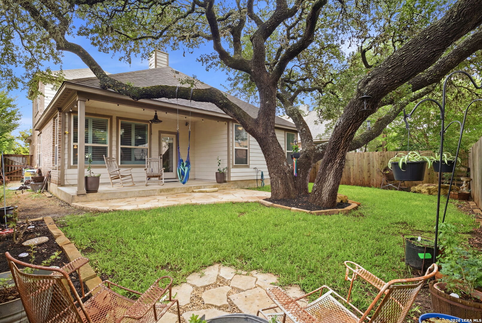202 Maxwell
