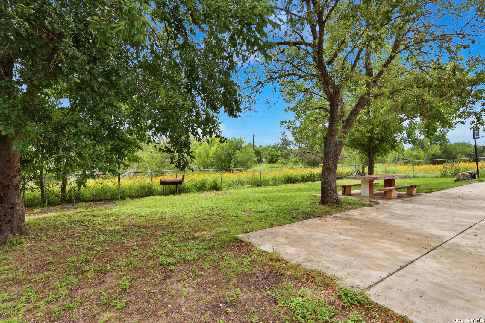 606 VIEWPOINT DR