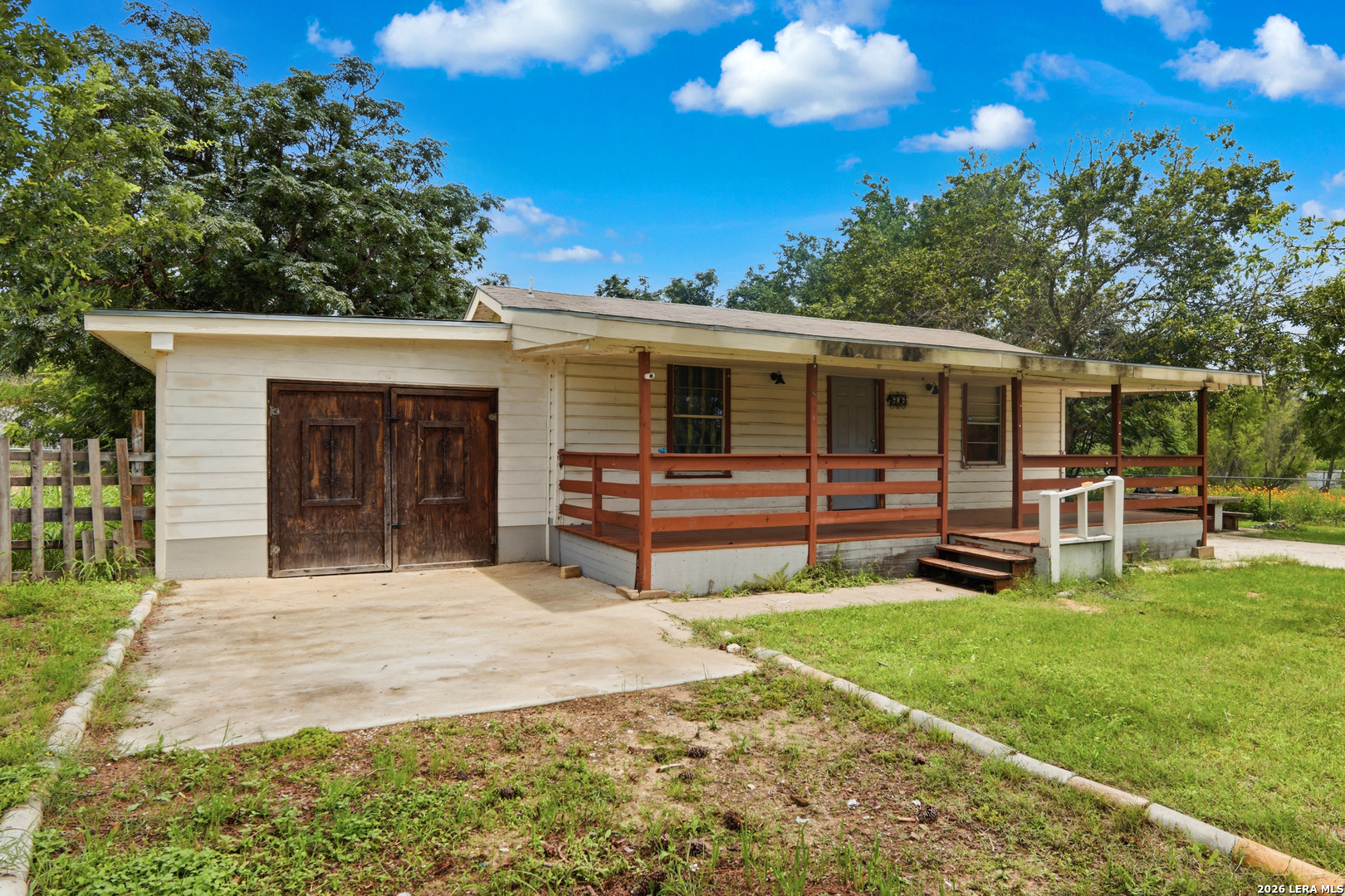 606 VIEWPOINT DR