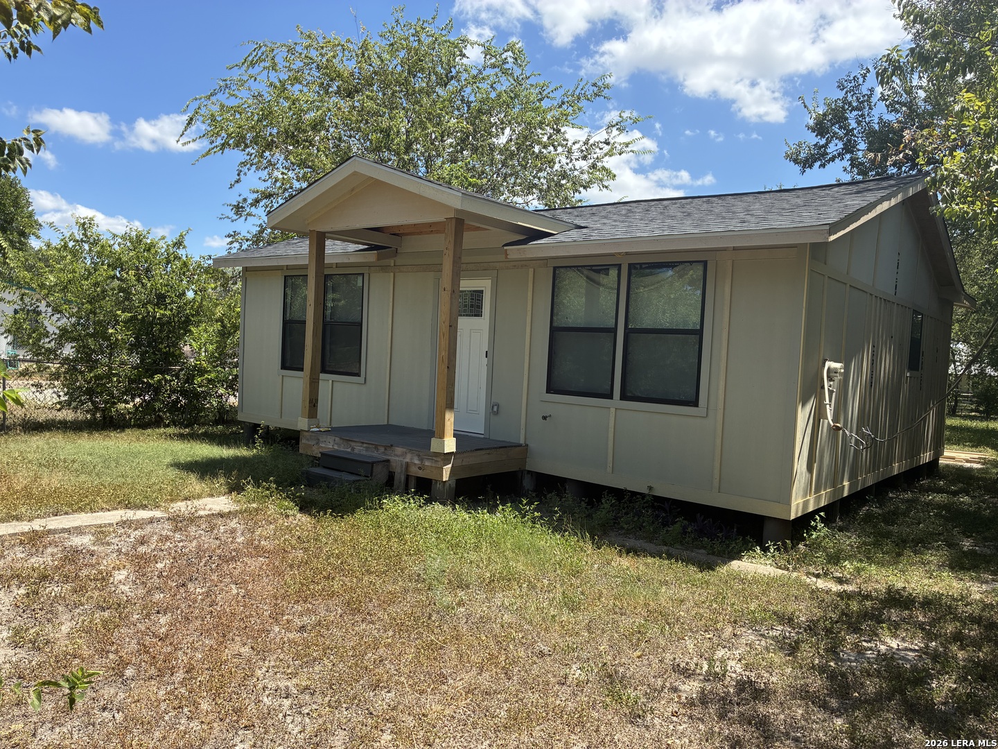 902 AARON PL