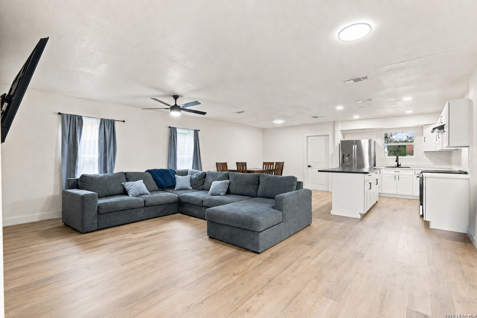 1223 W Mally Blvd