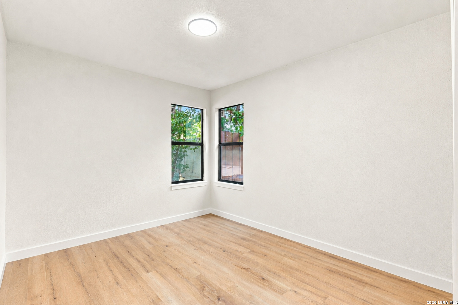 1223 W Mally Blvd