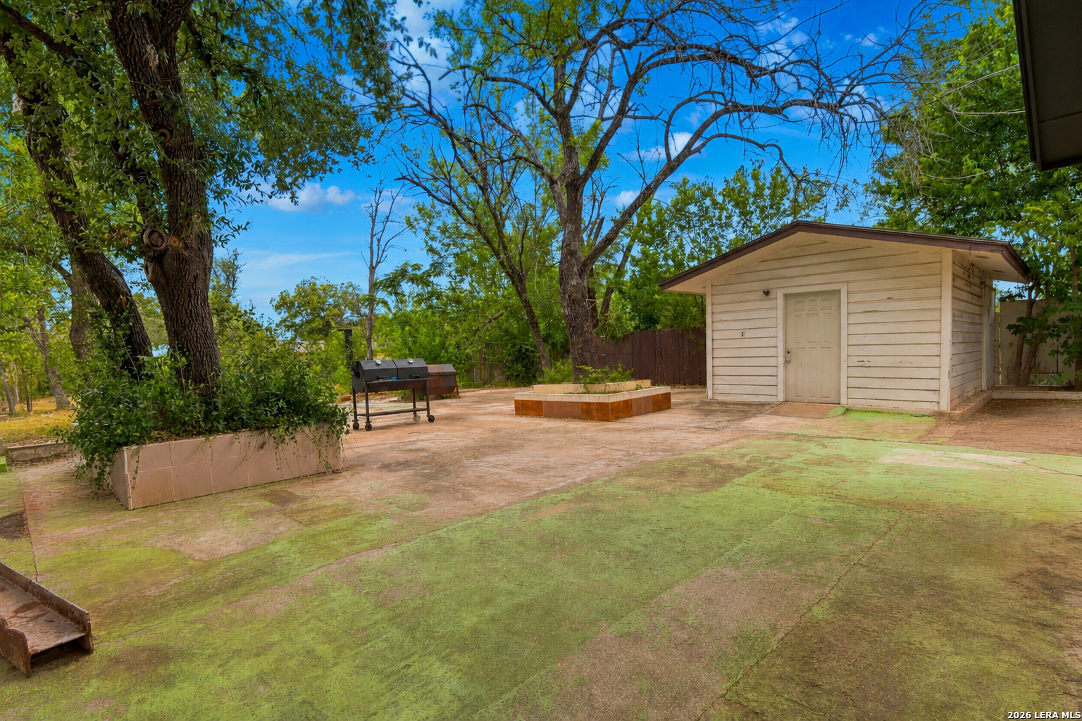 1223 W Mally Blvd