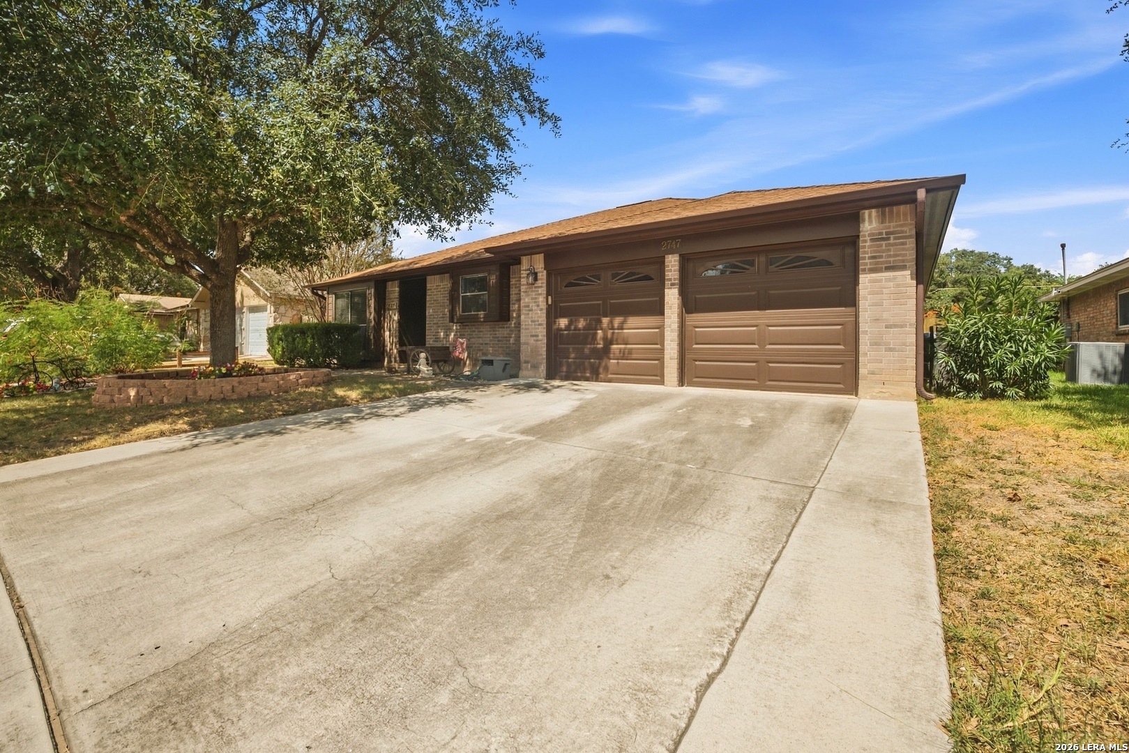 2747 KNOLL TREE ST