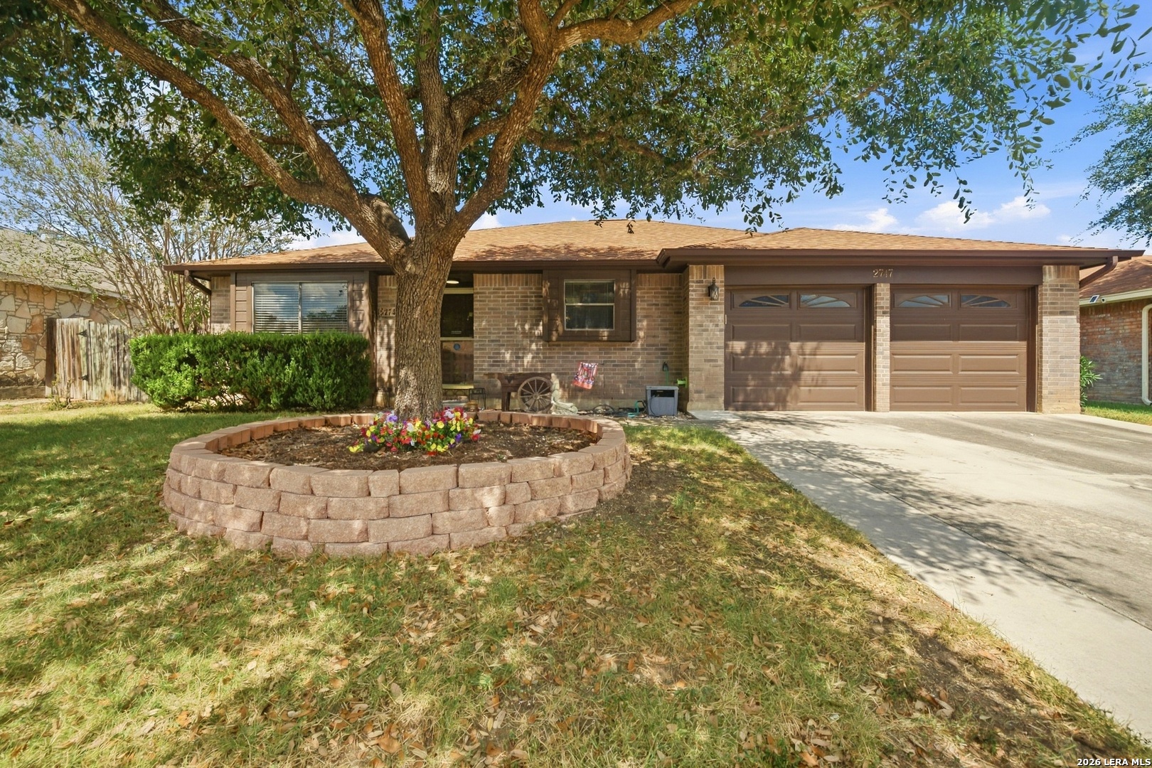 2747 KNOLL TREE ST