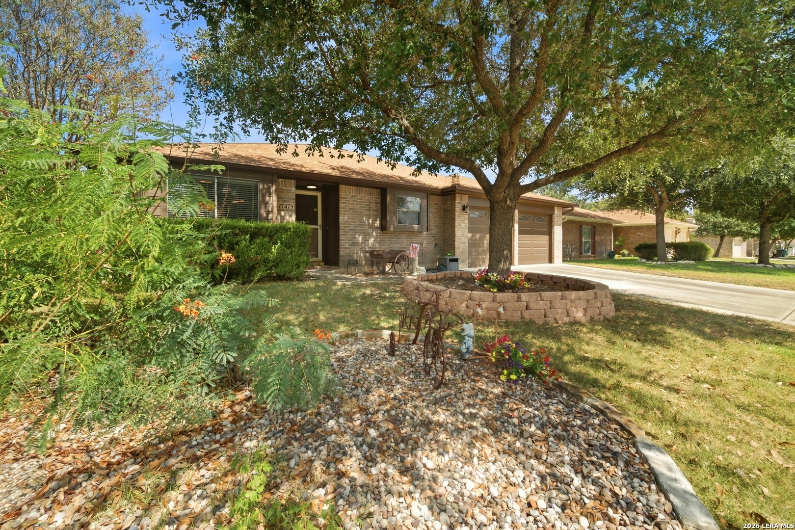 2747 KNOLL TREE ST