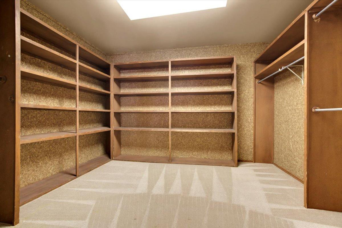 1800 Aberdeen Avenue