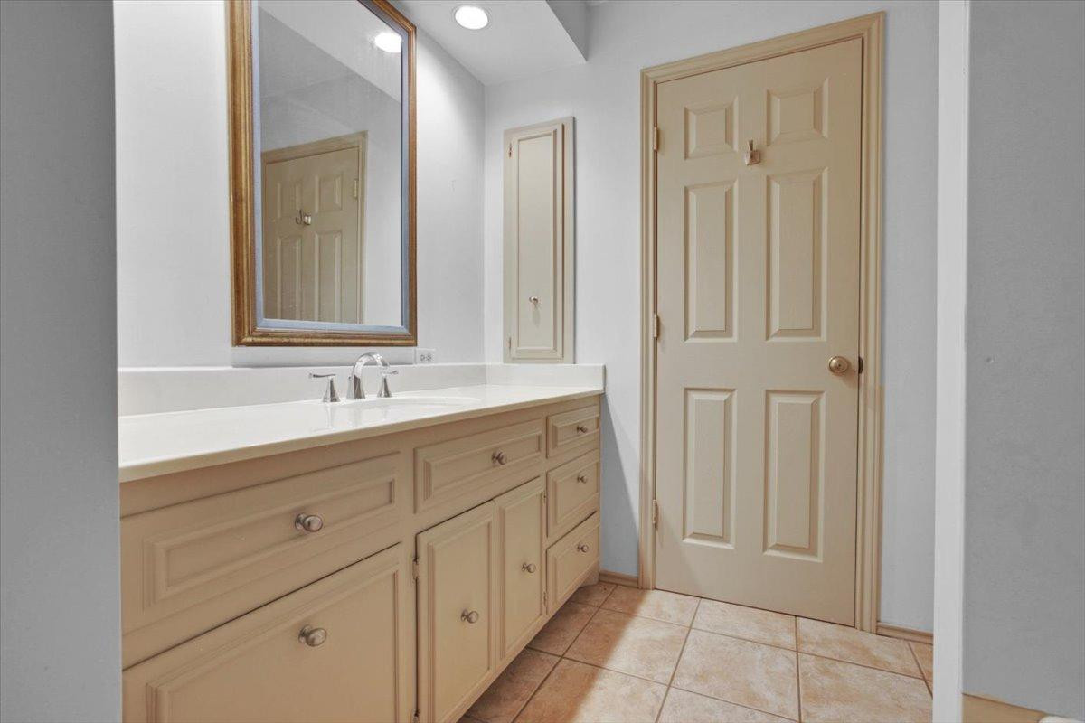 1800 Aberdeen Avenue