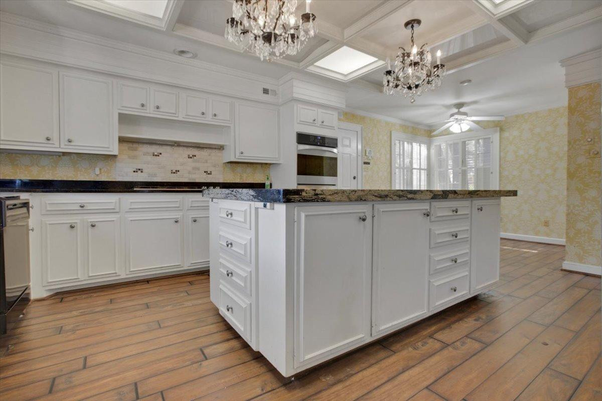 1800 Aberdeen Avenue