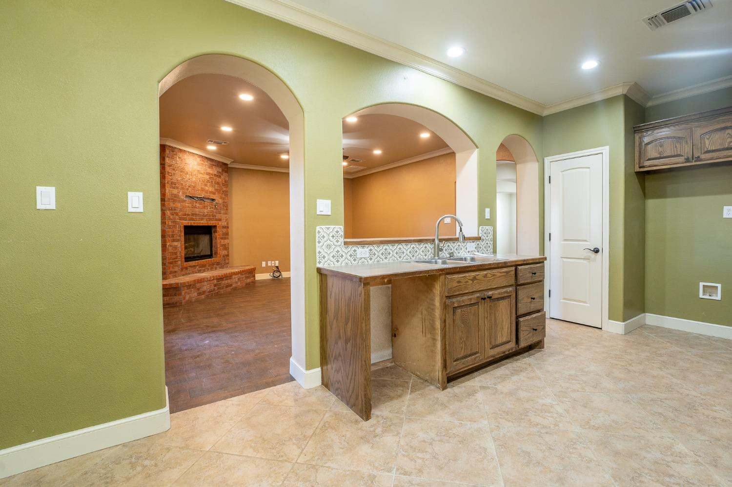 11110 Detroit Avenue