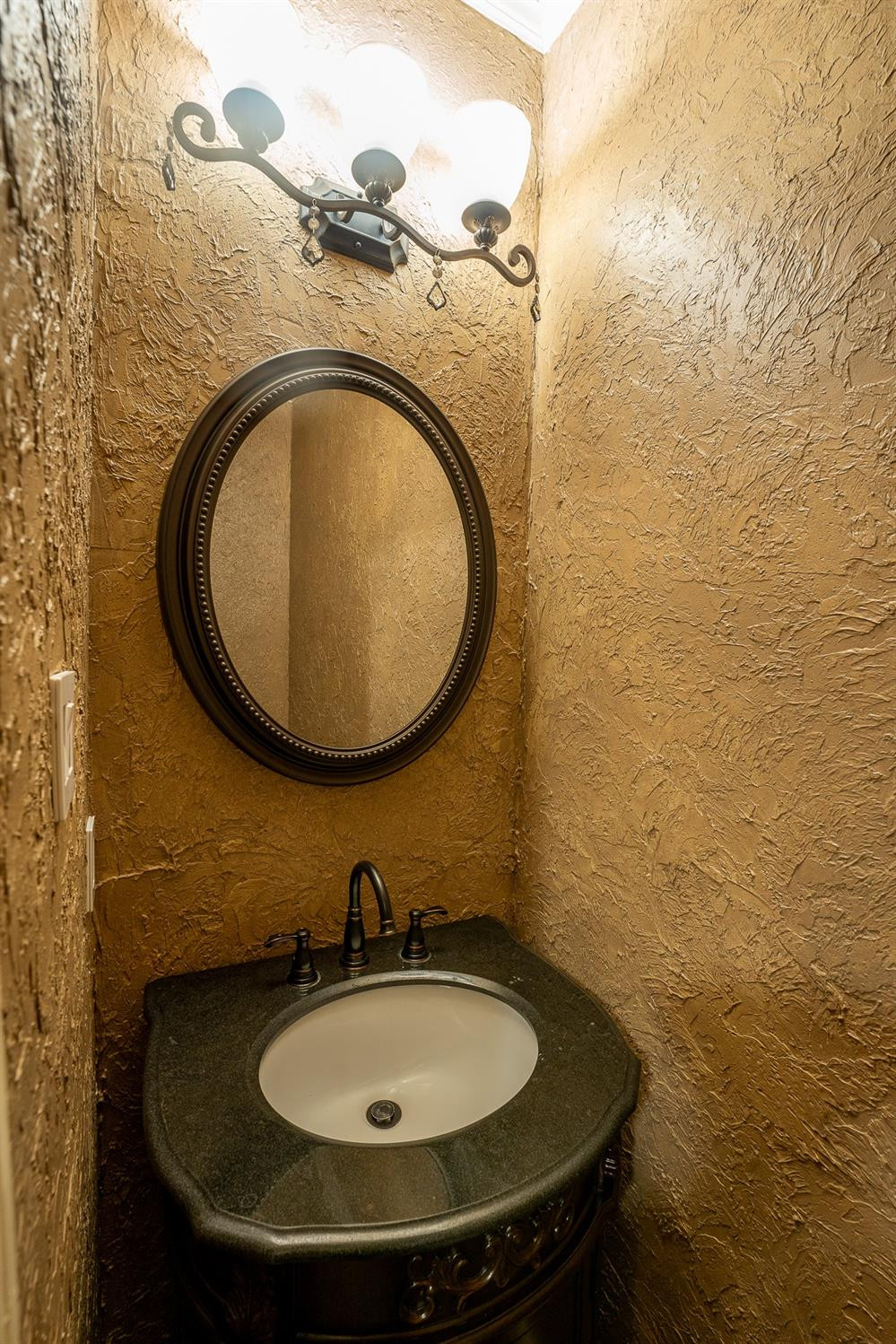 11110 Detroit Avenue